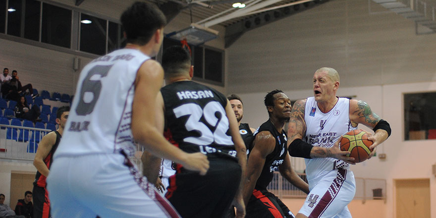 YDÜ zirveyi sevdi: 90-78