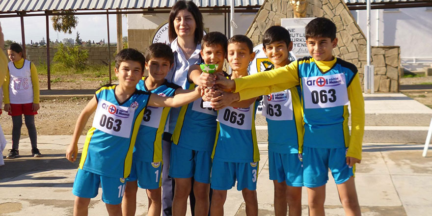 Geçitkale'de Atatürk için koştular