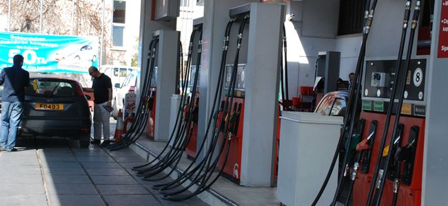 Akaryakıt fiyatları düştü