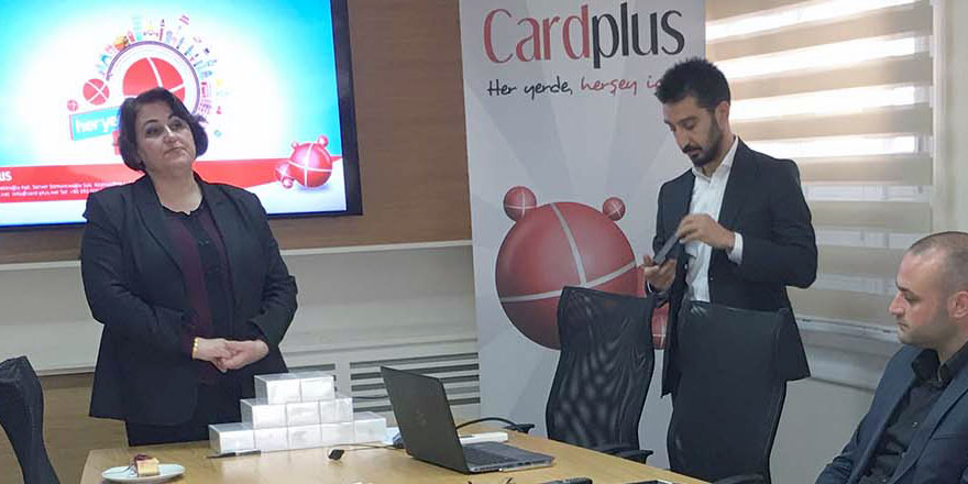 CARDPLUS yılsonu kampanyası talihlileri hediyelerini aldılar