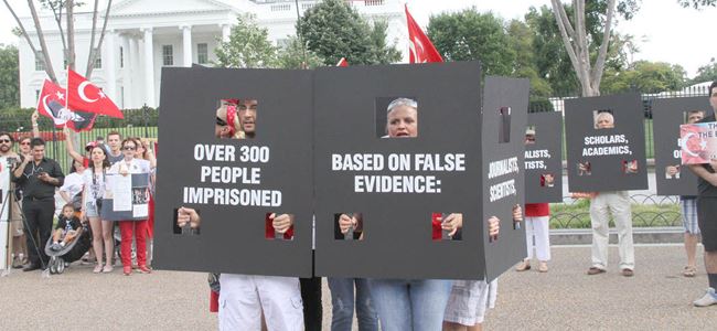 Türkiyede vicdanlar yaralanmıştır”