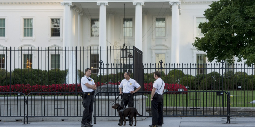 Beyaz Saray girişinde bomba paniği