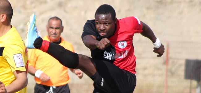 Kenneth onay bekliyor