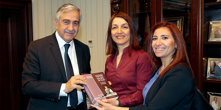 “Yarım Kalmış Bir Yaşam - Dr. Burhan Nalbantoğlu” Akıncı'ya takdim edildi