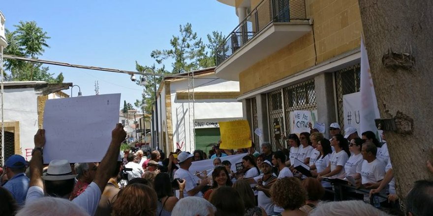 Ledra'da barış için insan zinciri