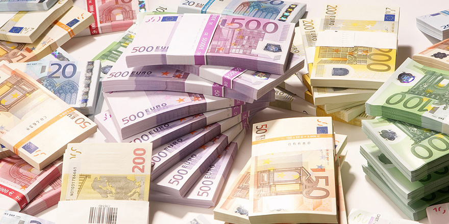 “Kıbrıs Bankası 4 milyar Euro’luk krediyi satışa çıkarıyor”