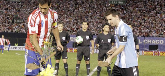 Maçtan önce “Barış ağacı” diktiler