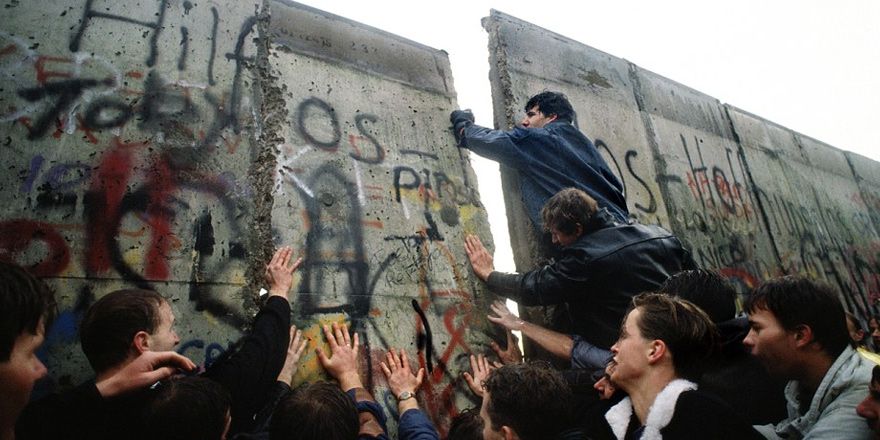 Berlin Duvarı'nın yıkılışının 27. yılı