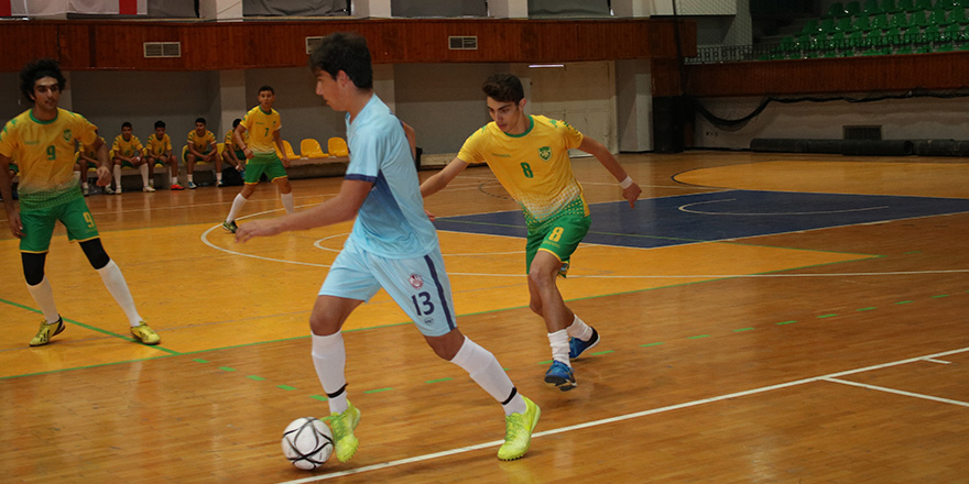 Futsalda mücadele devam ediyor