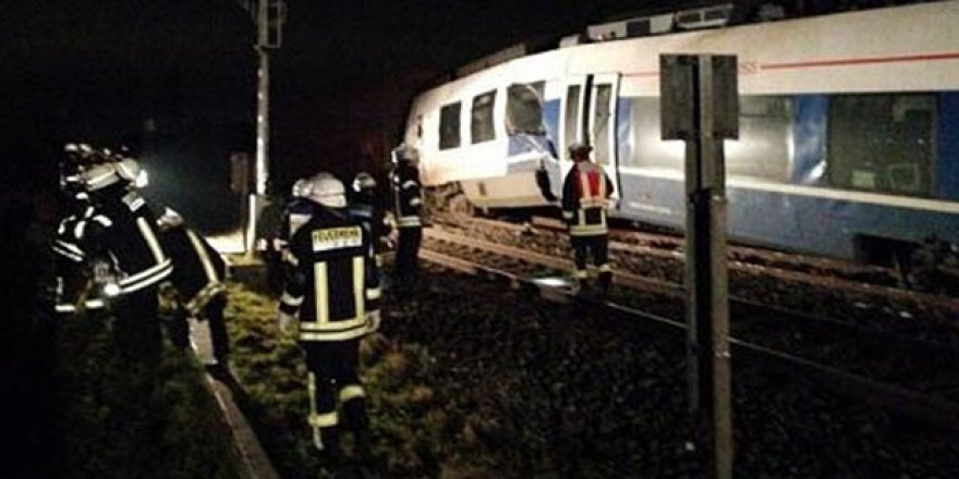 Almanya'da tren kazası; çok sayıda yaralı var