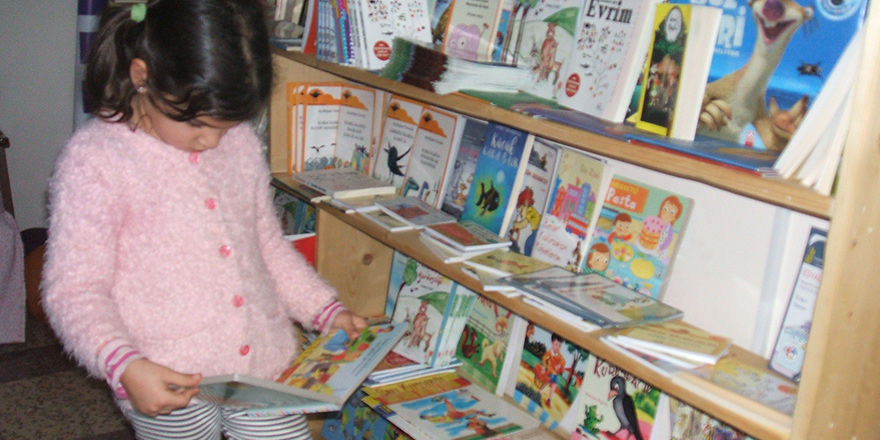 Khora Kitap Omorfo'nun çocuk kitapları bölümü açıldı