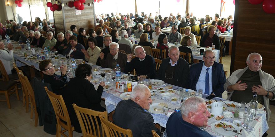 Dikmen Belediyesi’nden yaşlılara geleneksel yılbaşı yemeği