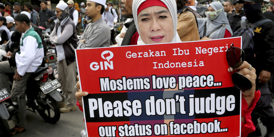 Endonezya'da Facebook protestosu
