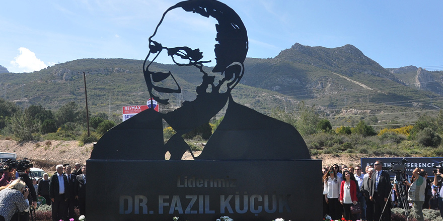 Girne'de, Dr. Fazıl Küçük anıtı törenle açıldı