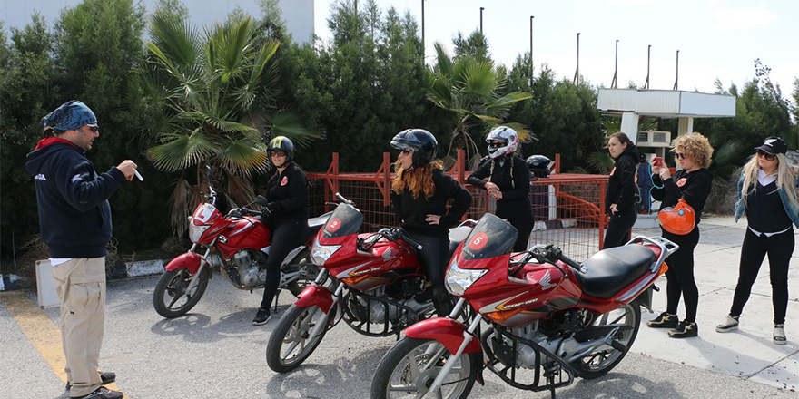 Biker Ladies Cyprus'tan güvenli sürüş eğitimi…