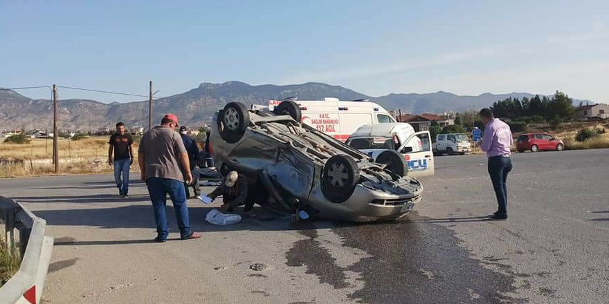 Yeniceköy kavşağında kaza: 3 yaralı