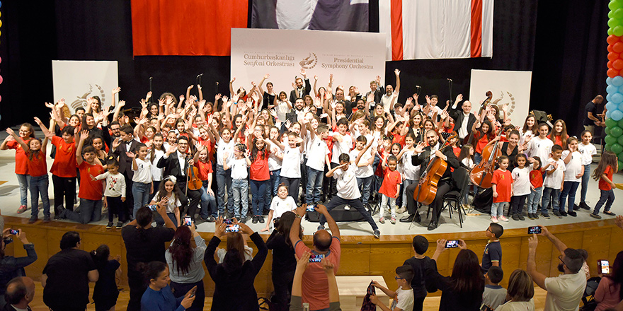 Cumhurbaşkanlığı Senfoni Orkestrası çocuklarla…