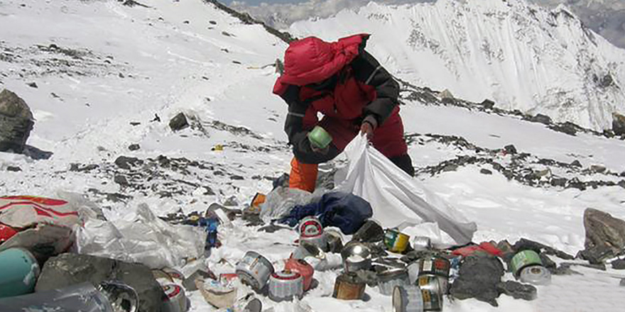 Everest'ten 8.5 ton çöp topladılar