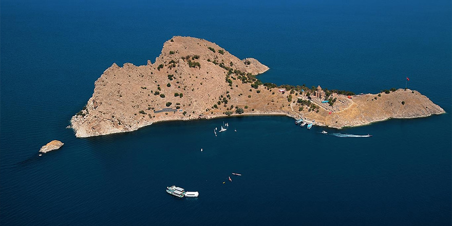 Akdamar Adası'na 'Kıbrıs modeli' çözüm