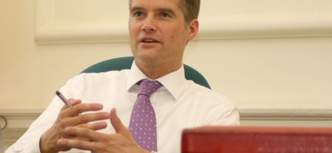 İngiliz bakan canlı yayında azarladı