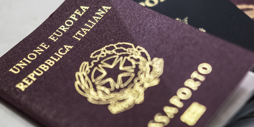 Sahte pasaport çetesi çökertildi