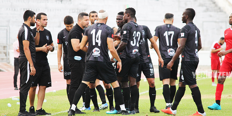 Yenicami’de savunma çöktü