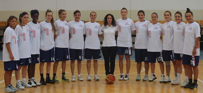 YDÜ ilk maçını oynayacak