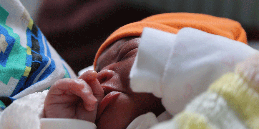 Yılın ilk bebeği Lefkoşa Devlet Hastanesi'nde doğdu