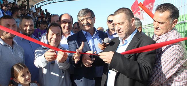 Mormenekşe’de tribün resmen açıldı