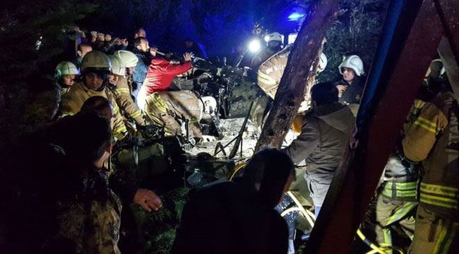 İstanbul'da askeri helikopter düştü: 4 ölü
