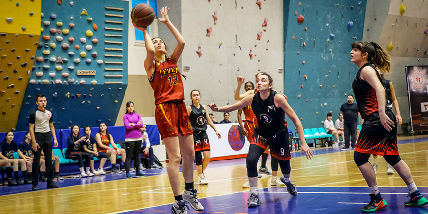 Levent salladı ama yıkamadı: 63-49