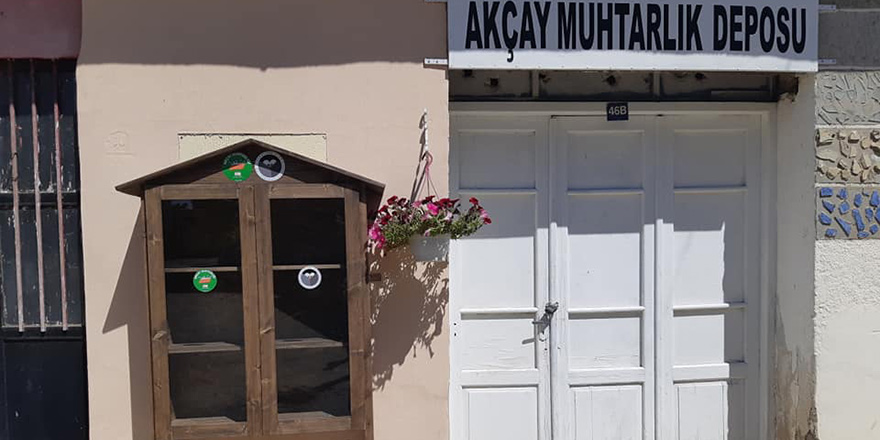 Akçay'a 'Sokak Kütüphanesi' kuruldu