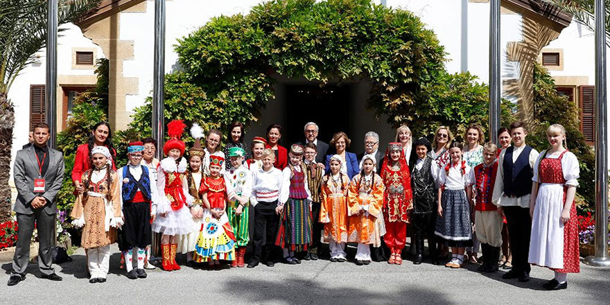 Cumhurbaşkanı Akıncı Saray'da çocukları ağırladı