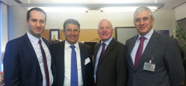 AP’de temaslarda bulunuluyor