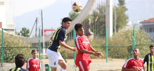 Liderler arayı açıyor