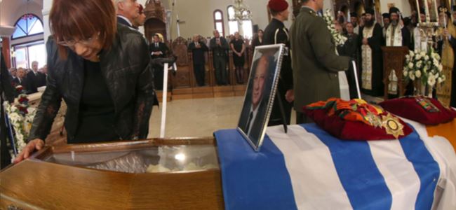 Klerides, devlet töreni ile toprağa verildi