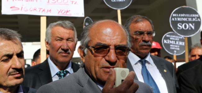 Bazı belediyeler meclis önünde eylem yaptı