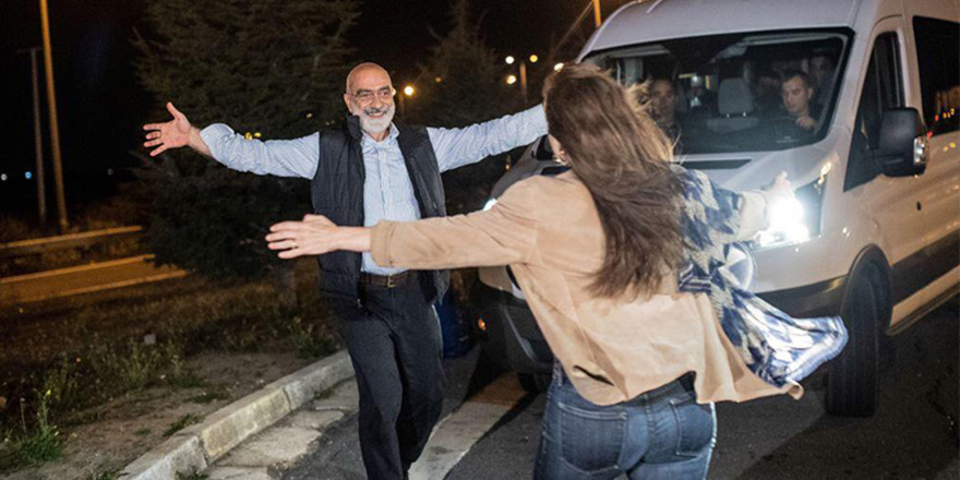 Ahmet Altan gözaltına alındı