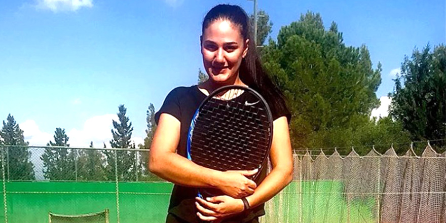 Teniste yılın en başarılı altyapı antrenörü  Olga Umay Alizadeh