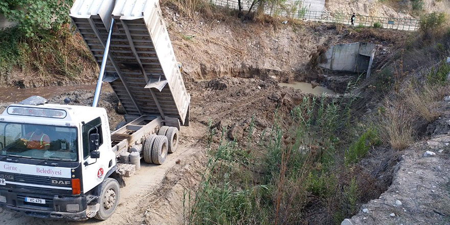 Girne'de su taşkınlarına karşı çalışmalar sürüyor