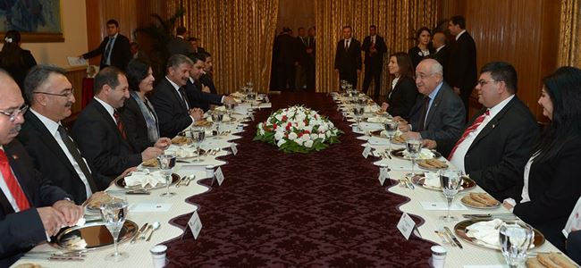 Çiçek, Siber onuruna yemek verdi