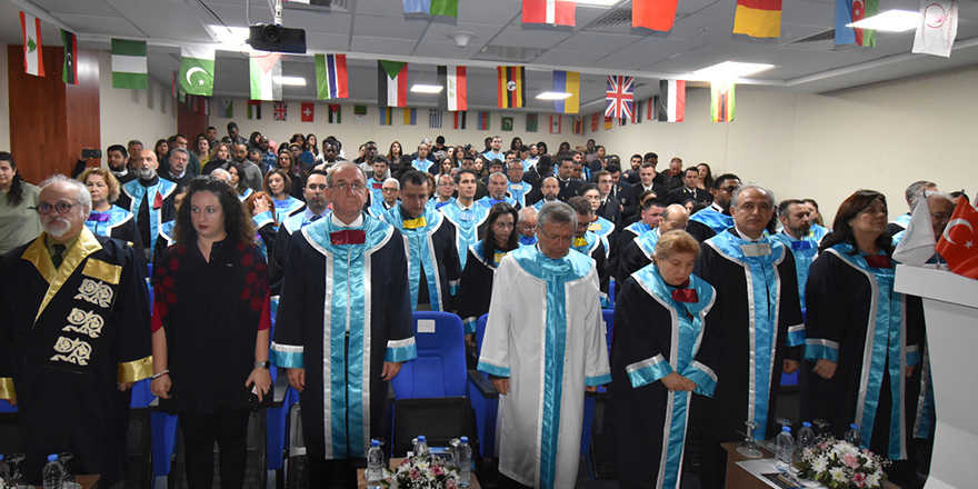Girne Üniversitesi'nde mezuniyet töreni yapıldı