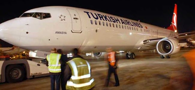 THY uçağına yıldırım çarptı