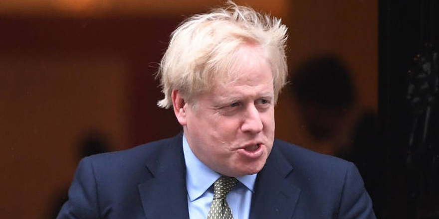 Boris Johnson oksijen desteği alıyor