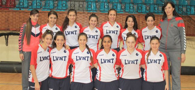 Son şampiyon rahat kazandı