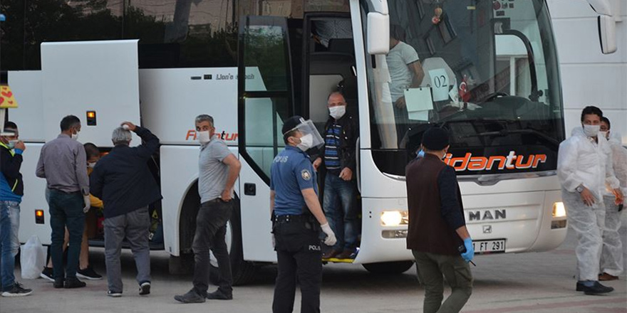 288 kişi Türkiye'ye gönderildi
