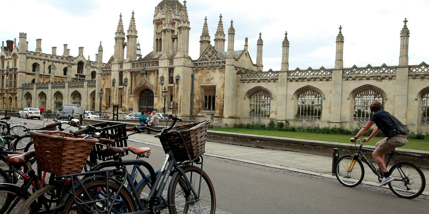 Cambridge'de yüz yüze ders 2021'e kaldı