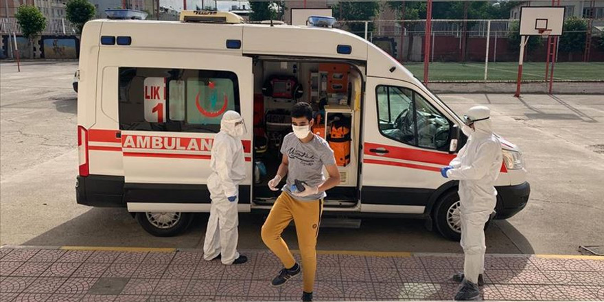Türkiye'de Covid19 hastaları Lise sınavına sokuldu
