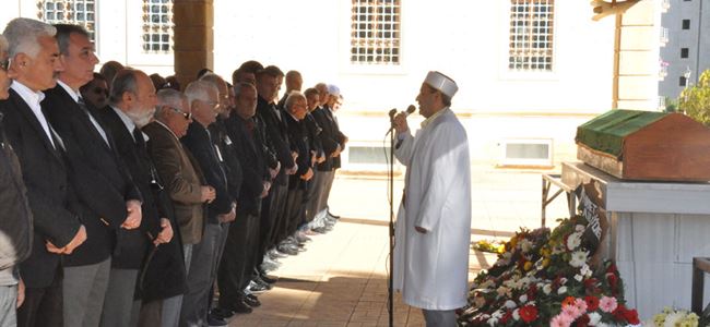 Kuman, gözyaşlarıyla uğurlandı