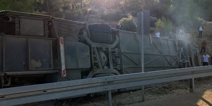 Kıbrıs’a gelecek askerleri taşıyan otobüs devrildi: 5 ölü